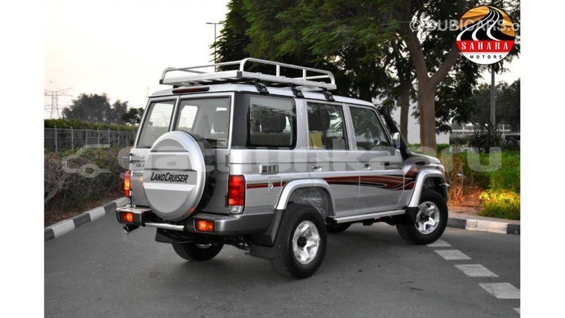 Big with watermark toyota land cruiser baa import dubai 1746