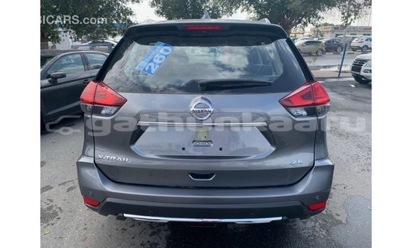 Buy Import Nissan Evalia Other Truck in Import - Dubai in Baa Buy Import Nissan Evalia Other Truck in Import - Dubai in Baa