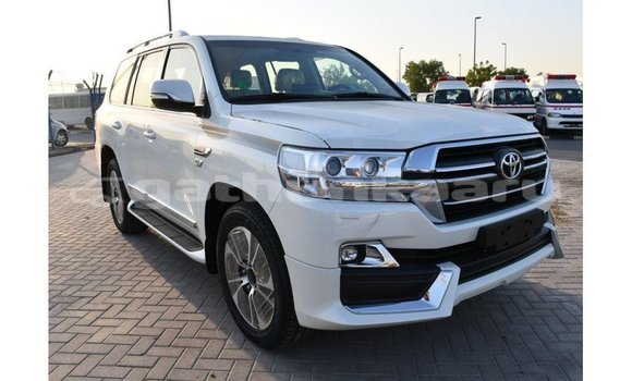 Buy Import Toyota Land Cruiser White Car in Import - Dubai in Baa Buy Import Toyota Land Cruiser White Car in Import - Dubai in Baa