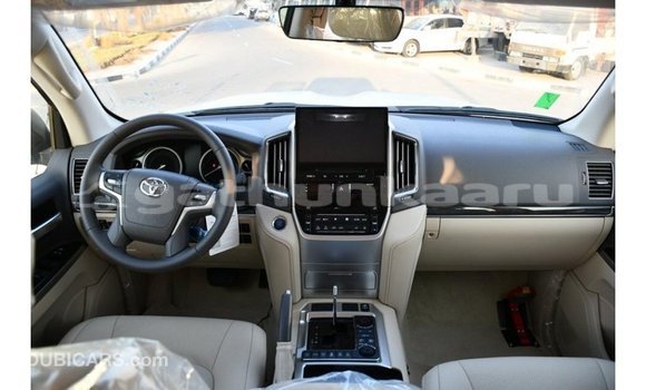 Buy Import Toyota Land Cruiser White Car in Import - Dubai in Baa Buy Import Toyota Land Cruiser White Car in Import - Dubai in Baa