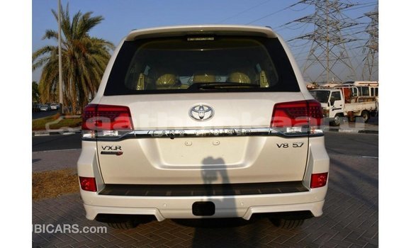 Buy Import Toyota Land Cruiser White Car in Import - Dubai in Baa Buy Import Toyota Land Cruiser White Car in Import - Dubai in Baa