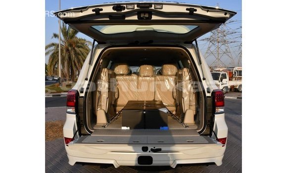 Buy Import Toyota Land Cruiser White Car in Import - Dubai in Baa Buy Import Toyota Land Cruiser White Car in Import - Dubai in Baa