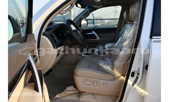 Buy Import Toyota Land Cruiser White Car in Import - Dubai in Baa Buy Import Toyota Land Cruiser White Car in Import - Dubai in Baa