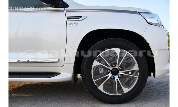 Buy Import Toyota Land Cruiser White Car in Import - Dubai in Baa Buy Import Toyota Land Cruiser White Car in Import - Dubai in Baa