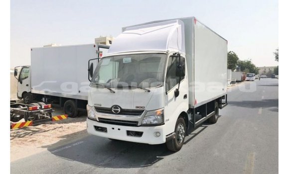 Buy Import Hino 300 Series White Truck in Import - Dubai in Baa