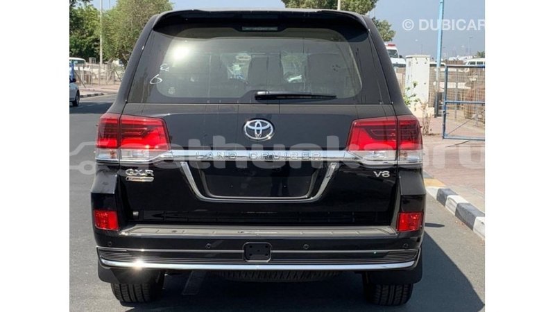Big with watermark toyota land cruiser baa import dubai 1774