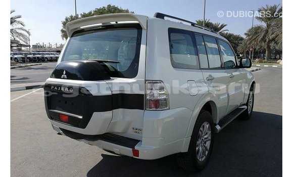 Buy Import Mitsubishi Pajero White Car in Import - Dubai in Baa Buy Import Mitsubishi Pajero White Car in Import - Dubai in Baa