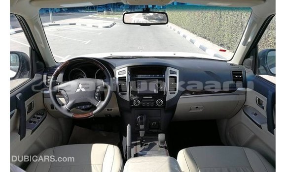 Buy Import Mitsubishi Pajero White Car in Import - Dubai in Baa Buy Import Mitsubishi Pajero White Car in Import - Dubai in Baa