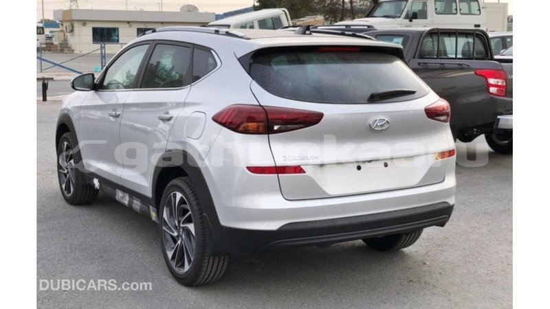 Big with watermark hyundai tucson baa import dubai 1792