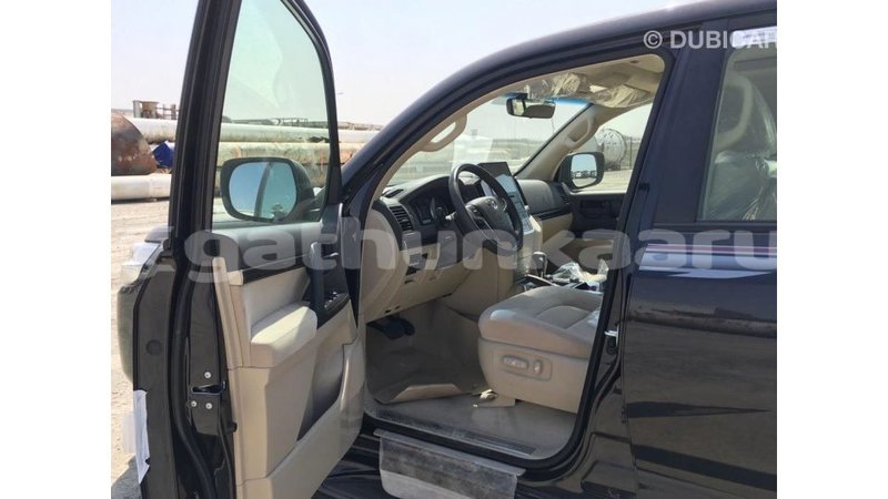 Big with watermark toyota land cruiser baa import dubai 1799