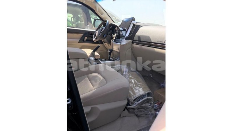 Big with watermark toyota land cruiser baa import dubai 1799