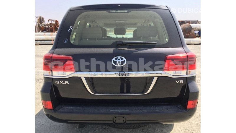Big with watermark toyota land cruiser baa import dubai 1799