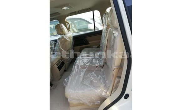Buy Import Toyota Land Cruiser White Car in Import - Dubai in Baa Buy Import Toyota Land Cruiser White Car in Import - Dubai in Baa