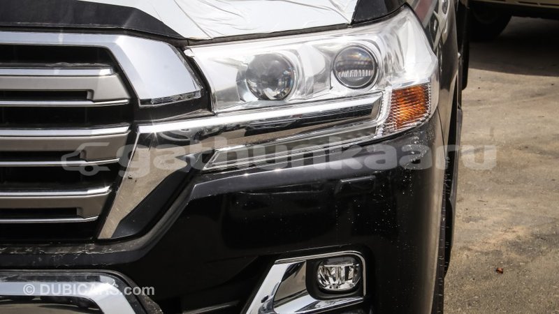 Big with watermark toyota land cruiser baa import dubai 1802