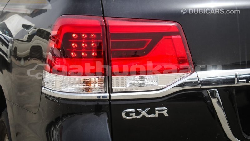 Big with watermark toyota land cruiser baa import dubai 1802