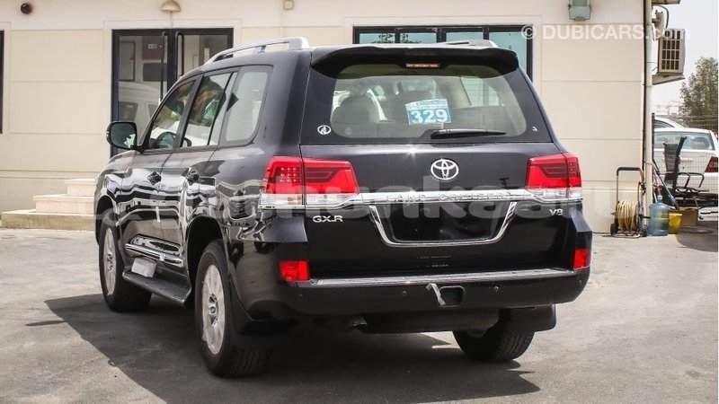 Big with watermark toyota land cruiser baa import dubai 1802
