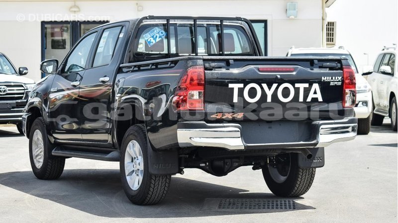 Big with watermark toyota hilux baa import dubai 1803