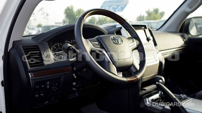 Big with watermark toyota land cruiser baa import dubai 1805