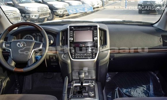 Buy Import Toyota Land Cruiser White Car in Import - Dubai in Baa Buy Import Toyota Land Cruiser White Car in Import - Dubai in Baa
