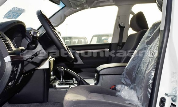 Buy Import Toyota Land Cruiser White Car in Import - Dubai in Baa Buy Import Toyota Land Cruiser White Car in Import - Dubai in Baa