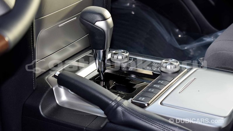 Big with watermark toyota land cruiser baa import dubai 1805