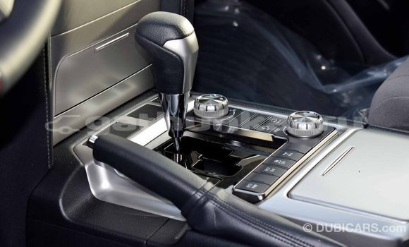 Buy Import Toyota Land Cruiser White Car in Import - Dubai in Baa Buy Import Toyota Land Cruiser White Car in Import - Dubai in Baa