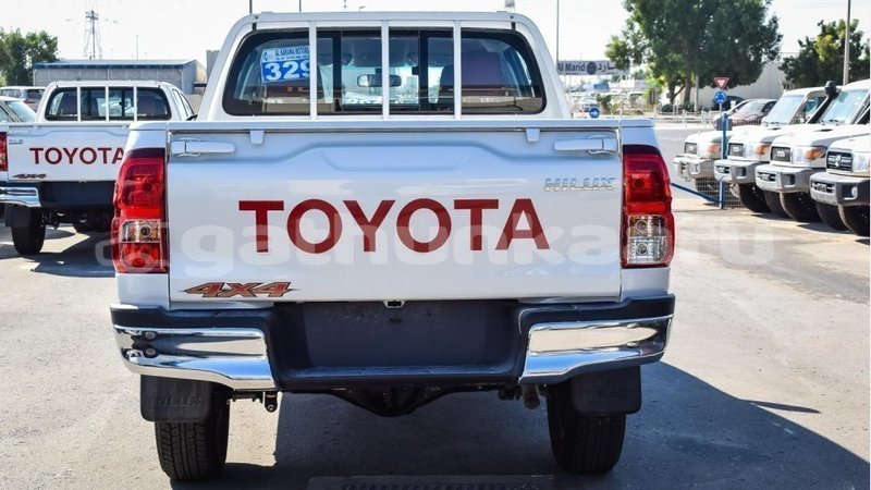 Big with watermark toyota hilux baa import dubai 1807