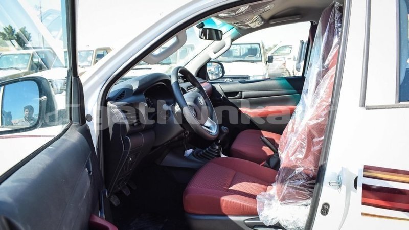 Big with watermark toyota hilux baa import dubai 1808