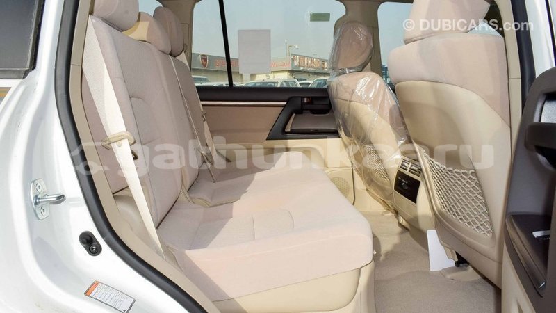 Big with watermark toyota land cruiser baa import dubai 1811