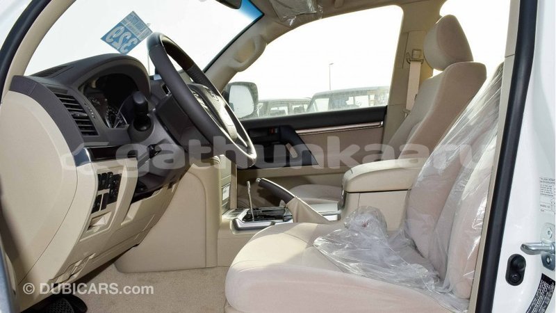 Big with watermark toyota land cruiser baa import dubai 1811