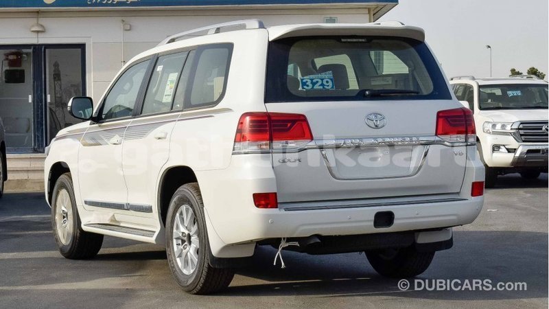 Big with watermark toyota land cruiser baa import dubai 1811