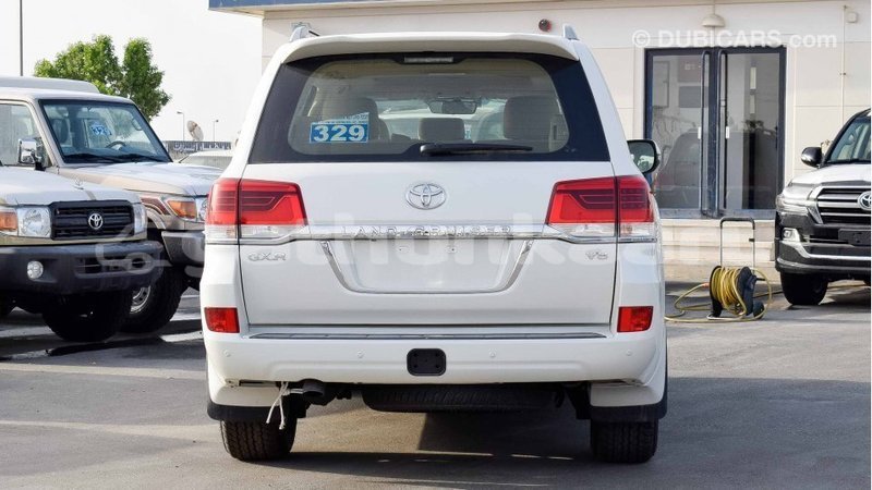 Big with watermark toyota land cruiser baa import dubai 1811