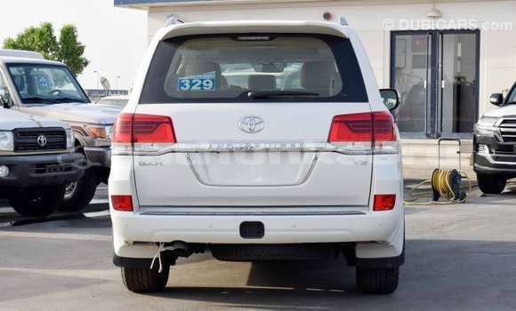 Buy Import Toyota Land Cruiser White Car in Import - Dubai in Baa Buy Import Toyota Land Cruiser White Car in Import - Dubai in Baa
