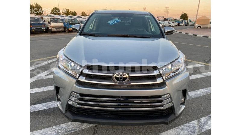 Big with watermark toyota highlander baa import dubai 1814