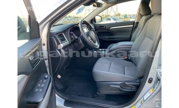 Buy Import Toyota Highlander Other Car in Import - Dubai in Baa Buy Import Toyota Highlander Other Car in Import - Dubai in Baa