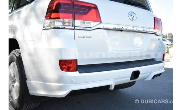 Buy Import Toyota Land Cruiser White Car in Import - Dubai in Baa Buy Import Toyota Land Cruiser White Car in Import - Dubai in Baa
