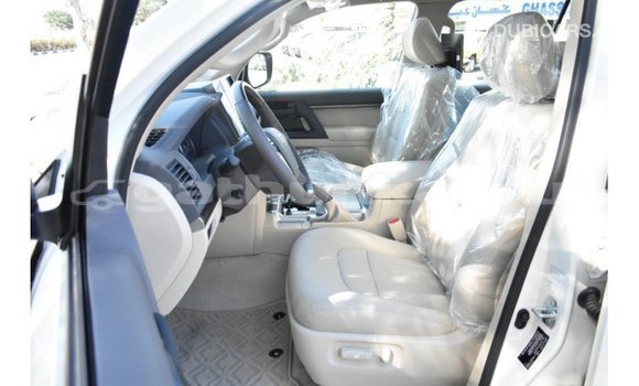 Buy Import Toyota Land Cruiser White Car in Import - Dubai in Baa Buy Import Toyota Land Cruiser White Car in Import - Dubai in Baa