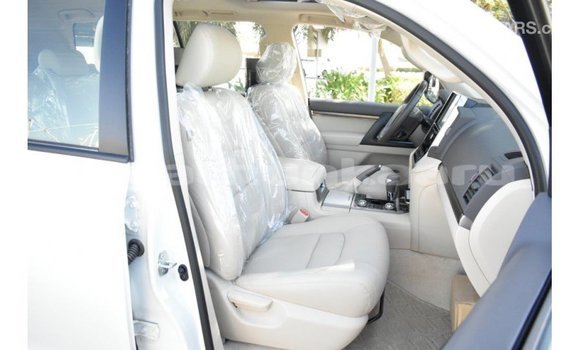 Buy Import Toyota Land Cruiser White Car in Import - Dubai in Baa Buy Import Toyota Land Cruiser White Car in Import - Dubai in Baa