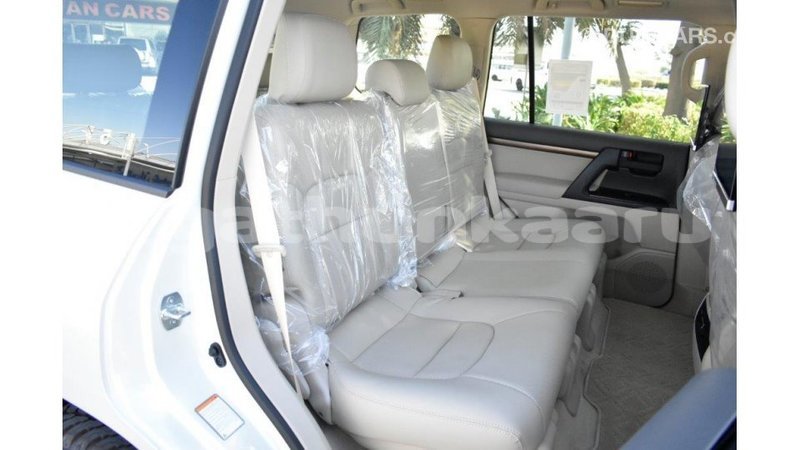 Big with watermark toyota land cruiser baa import dubai 1819