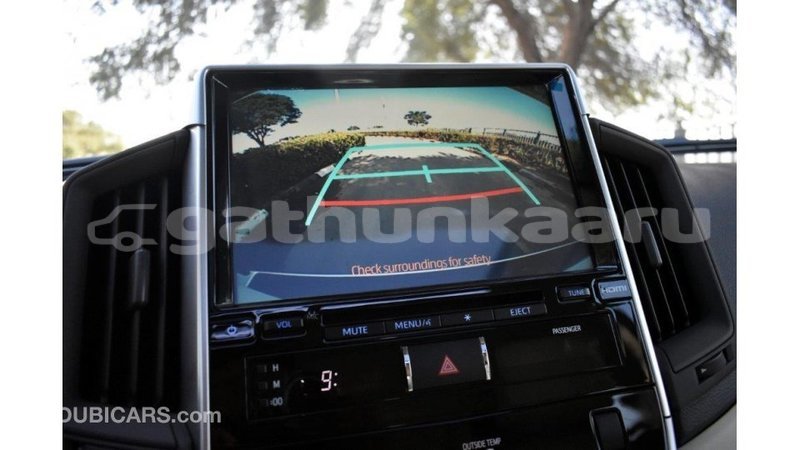 Big with watermark toyota land cruiser baa import dubai 1819