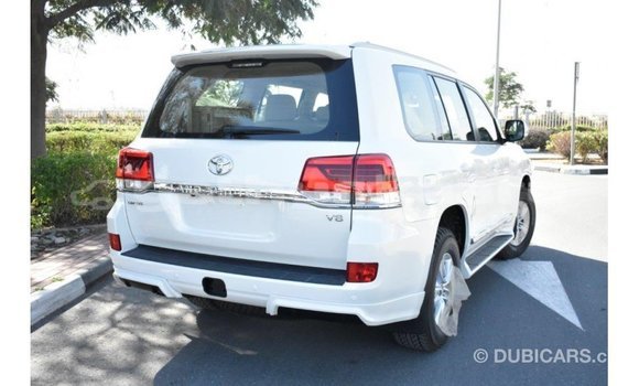 Buy Import Toyota Land Cruiser White Car in Import - Dubai in Baa Buy Import Toyota Land Cruiser White Car in Import - Dubai in Baa
