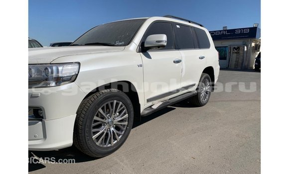 Buy Import Toyota Land Cruiser White Car in Import - Dubai in Baa Buy Import Toyota Land Cruiser White Car in Import - Dubai in Baa