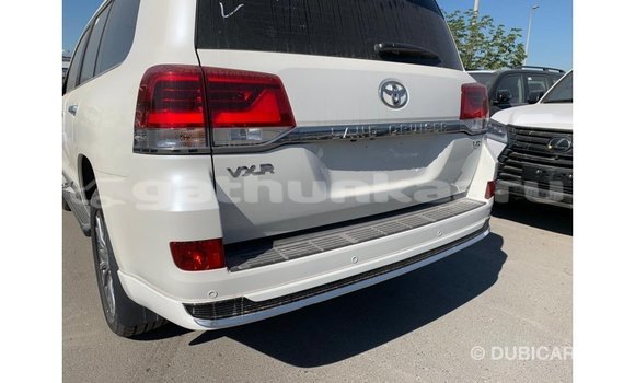 Buy Import Toyota Land Cruiser White Car in Import - Dubai in Baa Buy Import Toyota Land Cruiser White Car in Import - Dubai in Baa