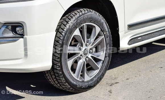 Buy Import Toyota Land Cruiser White Car in Import - Dubai in Baa Buy Import Toyota Land Cruiser White Car in Import - Dubai in Baa