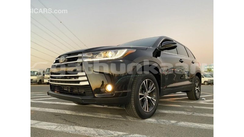 Big with watermark toyota highlander baa import dubai 1836