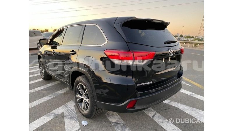 Big with watermark toyota highlander baa import dubai 1836