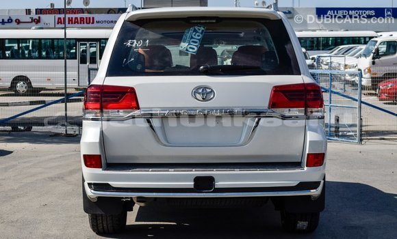 Buy Import Toyota Land Cruiser White Car in Import - Dubai in Baa Buy Import Toyota Land Cruiser White Car in Import - Dubai in Baa