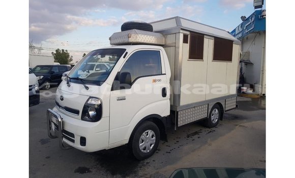 Buy Import Kia Carens White Car in Import - Dubai in Baa Buy Import Kia Carens White Car in Import - Dubai in Baa