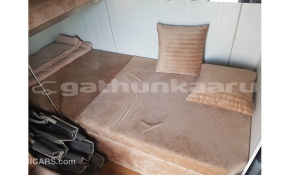 Buy Import Kia Carens White Car in Import - Dubai in Baa Buy Import Kia Carens White Car in Import - Dubai in Baa