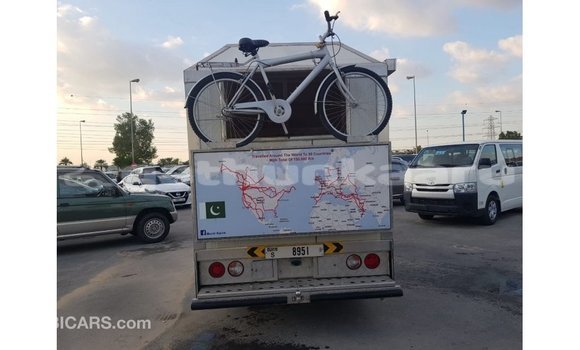 Buy Import Kia Carens White Car in Import - Dubai in Baa Buy Import Kia Carens White Car in Import - Dubai in Baa